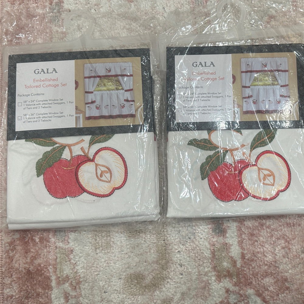 Gala Apple Embroidered Curtain Set